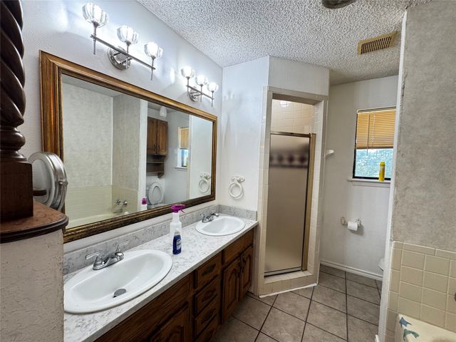 1050 35th Street NE, Paris, TX 75462