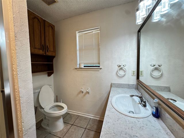 1050 35th Street NE, Paris, TX 75462