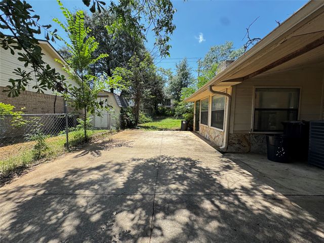 1050 35th Street NE, Paris, TX 75462