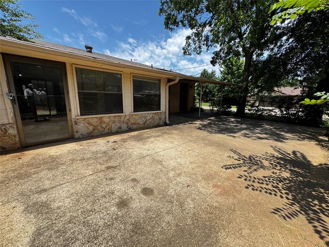 1050 35th Street NE, Paris, TX 75462