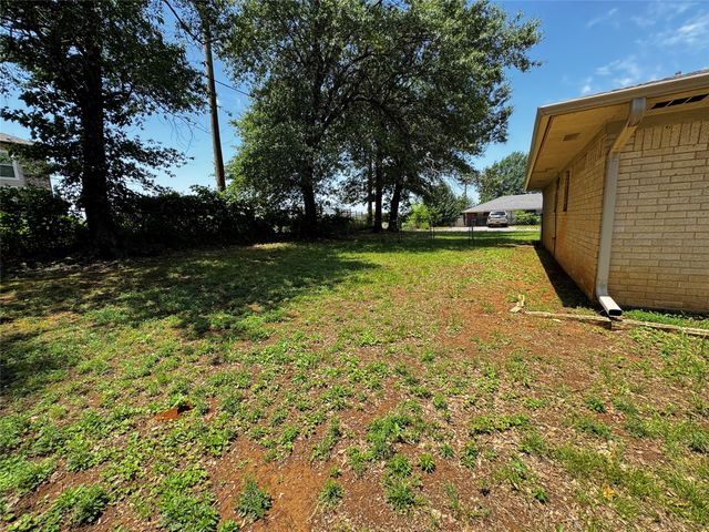 1050 35th Street NE, Paris, TX 75462