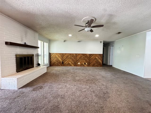 1050 35th Street NE, Paris, TX 75462