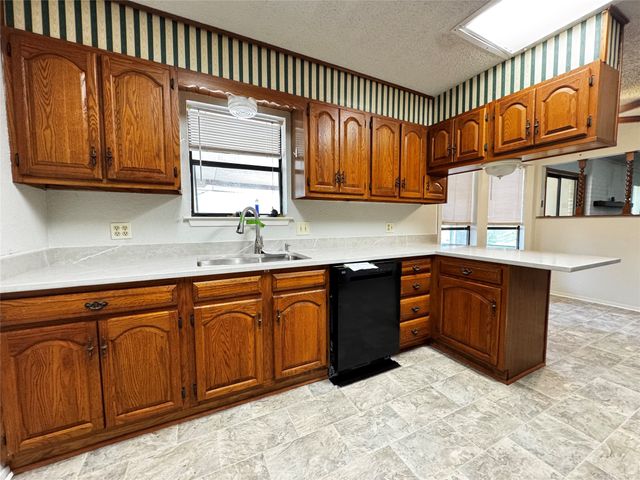 1050 35th Street NE, Paris, TX 75462