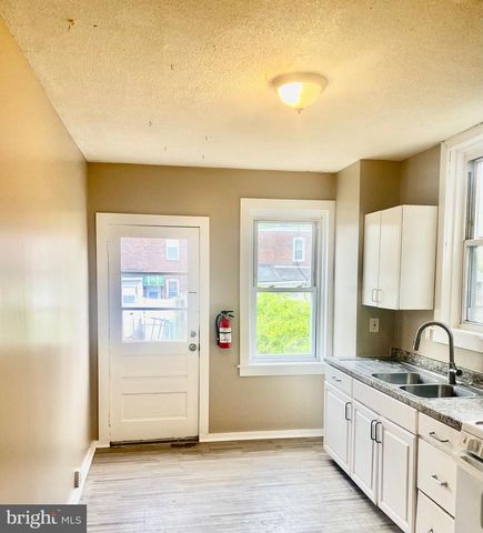 65 RAILROAD AVE, Roebling, NJ 08554