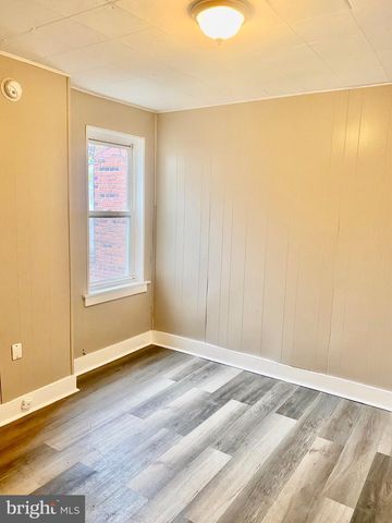 65 RAILROAD AVE, Roebling, NJ 08554