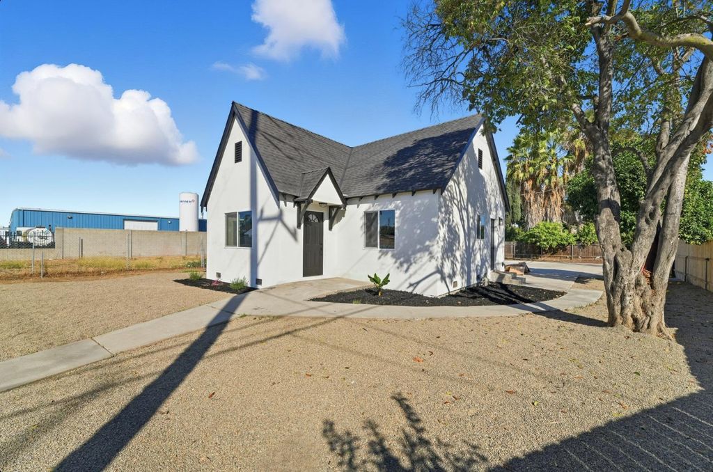 260 S Santa Cruz, Modesto, CA 95354