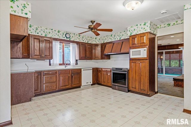 208 Othelle Street, Taylorville, IL 62568