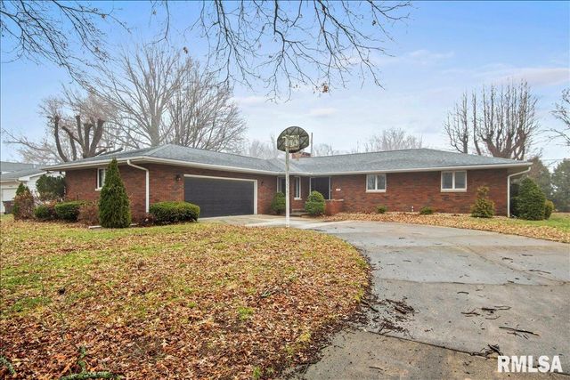 208 Othelle Street, Taylorville, IL 62568