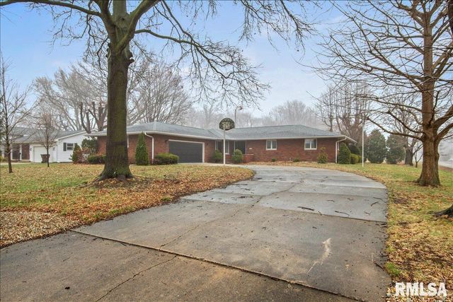 208 Othelle Street, Taylorville, IL 62568