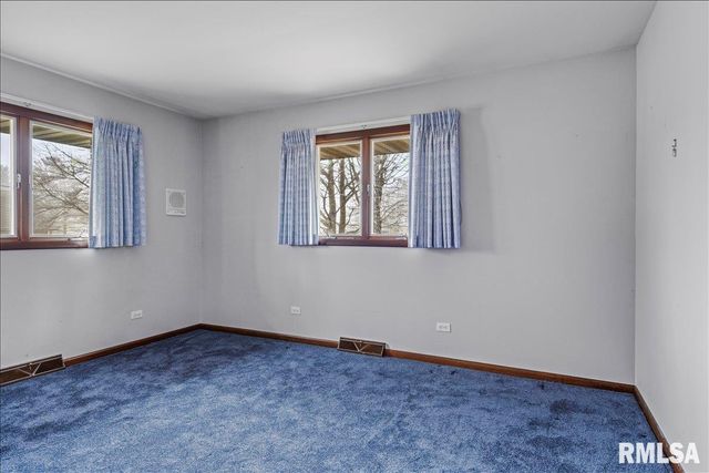 208 Othelle Street, Taylorville, IL 62568