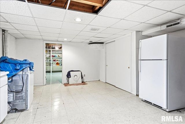 208 Othelle Street, Taylorville, IL 62568