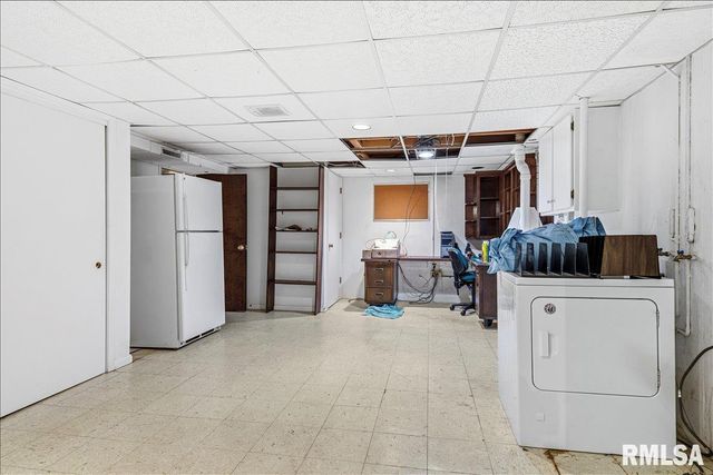 208 Othelle Street, Taylorville, IL 62568