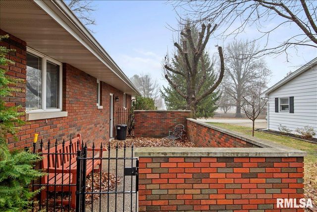 208 Othelle Street, Taylorville, IL 62568