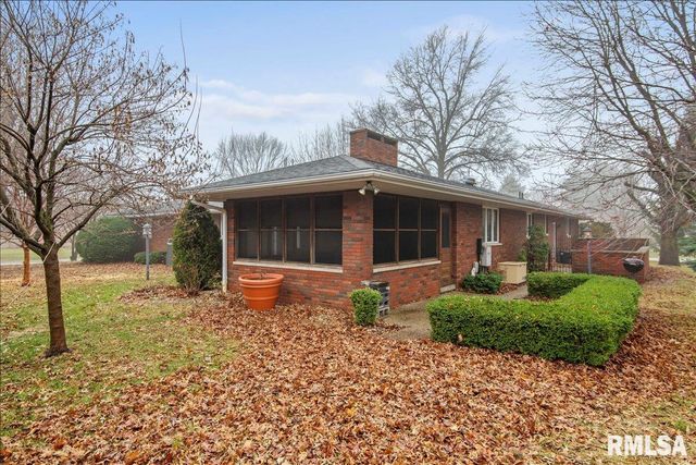 208 Othelle Street, Taylorville, IL 62568