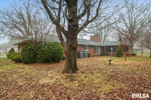 208 Othelle Street, Taylorville, IL 62568