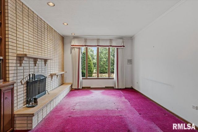 208 Othelle Street, Taylorville, IL 62568