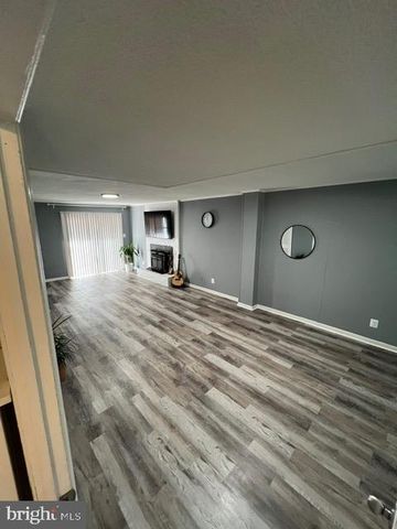 14709 BENTLEY SQ, Centreville, VA 20120