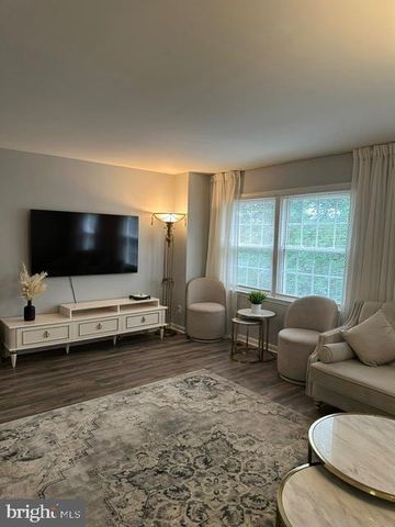 14709 BENTLEY SQ, Centreville, VA 20120