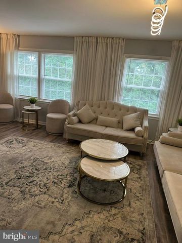 14709 BENTLEY SQ, Centreville, VA 20120