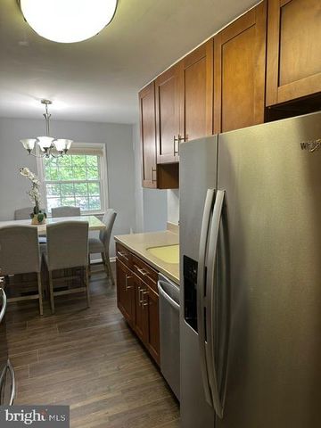 14709 BENTLEY SQ, Centreville, VA 20120