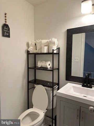14709 BENTLEY SQ, Centreville, VA 20120