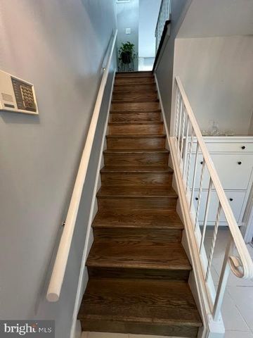 14709 BENTLEY SQ, Centreville, VA 20120