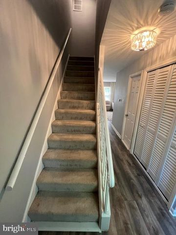 14709 BENTLEY SQ, Centreville, VA 20120