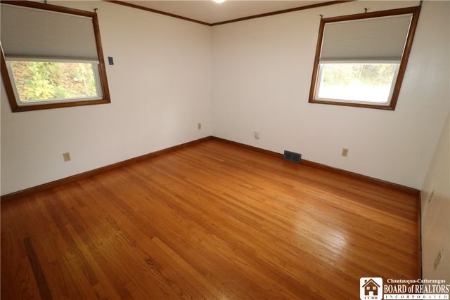 7 Karen Drive, Hanover, NY 14136