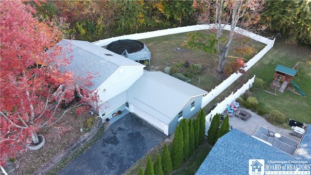 7 Karen Drive, Hanover, NY 14136