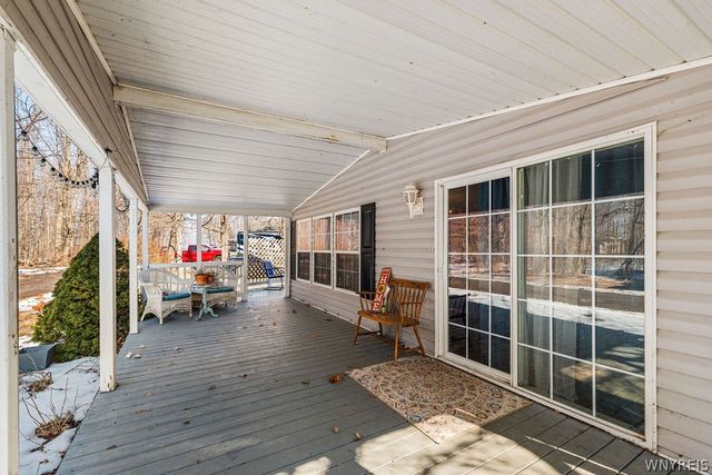 1407 Breeze Way East, Newfane, NY 14108