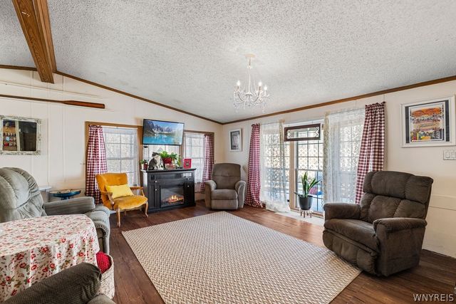 1407 Breeze Way East, Newfane, NY 14108