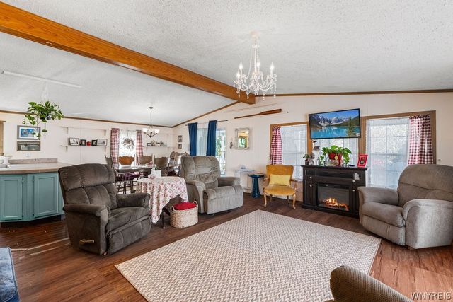 1407 Breeze Way East, Newfane, NY 14108