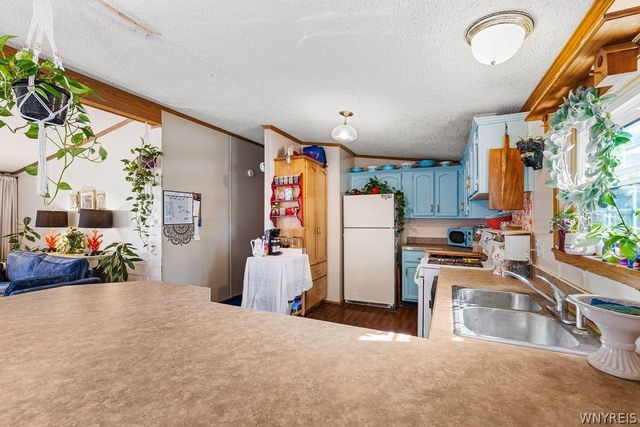 1407 Breeze Way East, Newfane, NY 14108