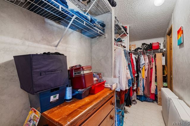 1407 Breeze Way East, Newfane, NY 14108