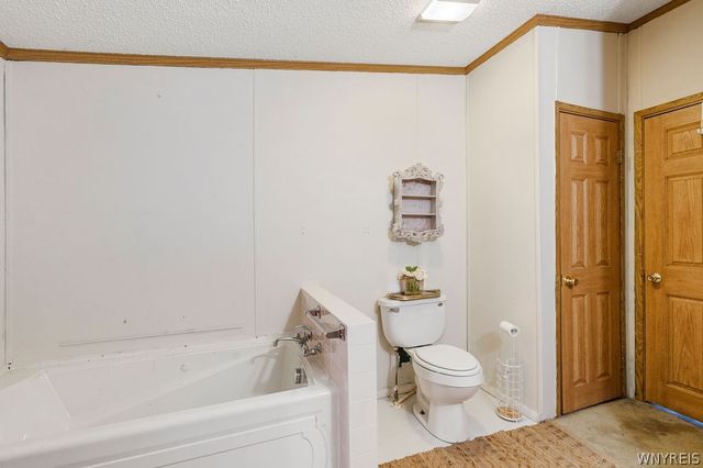 1407 Breeze Way East, Newfane, NY 14108