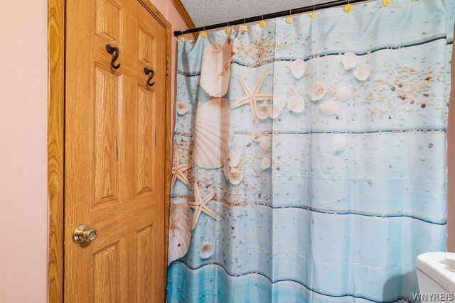 1407 Breeze Way East, Newfane, NY 14108