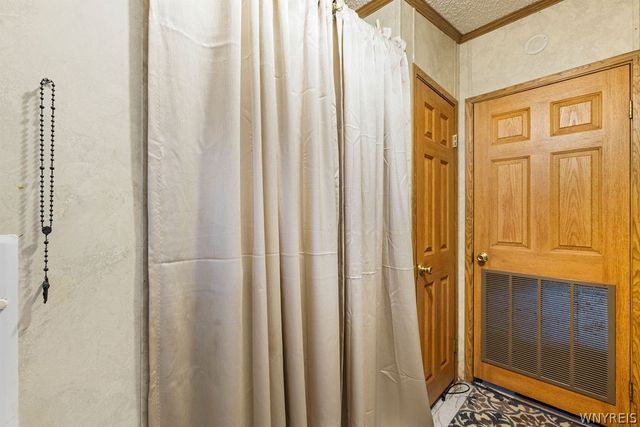 1407 Breeze Way East, Newfane, NY 14108