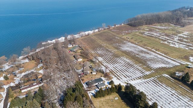 1407 Breeze Way East, Newfane, NY 14108