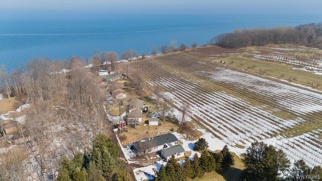 1407 Breeze Way East, Newfane, NY 14108