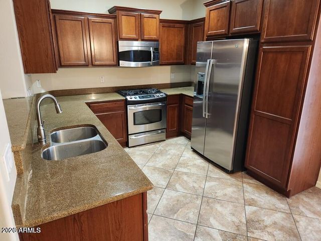 3975 E Melinda Drive, Phoenix, AZ 85050
