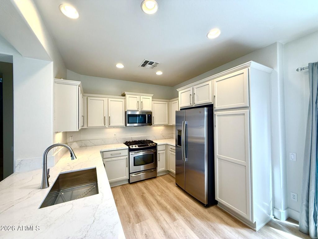 3975 E Melinda Drive, Phoenix, AZ 85050 — photo 5