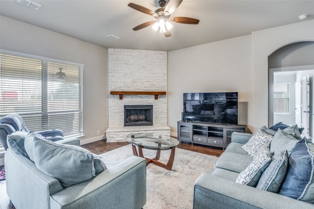 734 Staghorn Street, Midlothian, TX 76065