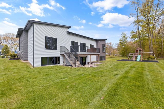50824 Brownstone Drive, Granger, IN 46530