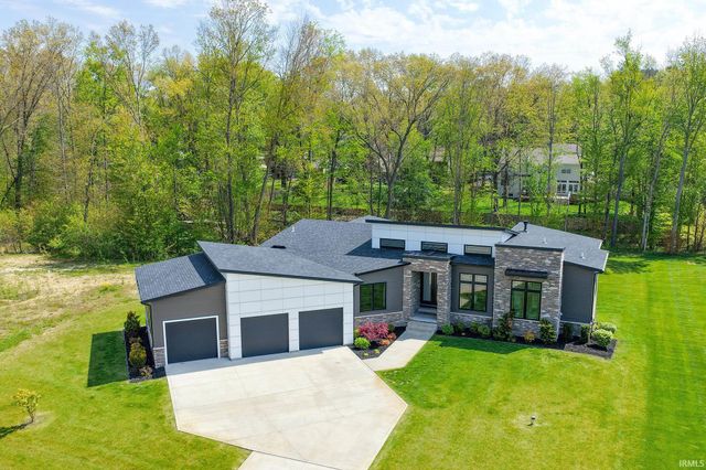 50824 Brownstone Drive, Granger, IN 46530
