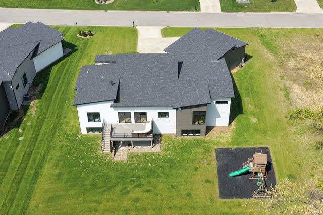 50824 Brownstone Drive, Granger, IN 46530