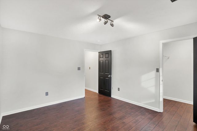 8418 Glenwillow Lane 103, Indianapolis, IN 46278