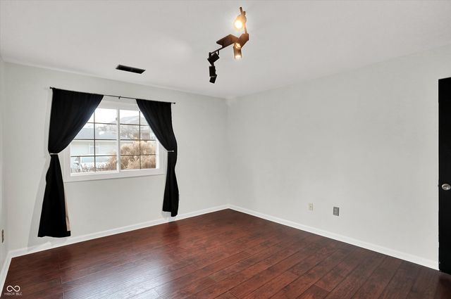 8418 Glenwillow Lane 103, Indianapolis, IN 46278