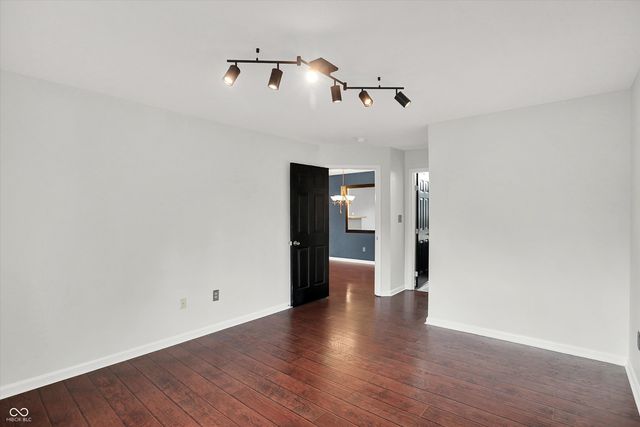 8418 Glenwillow Lane 103, Indianapolis, IN 46278