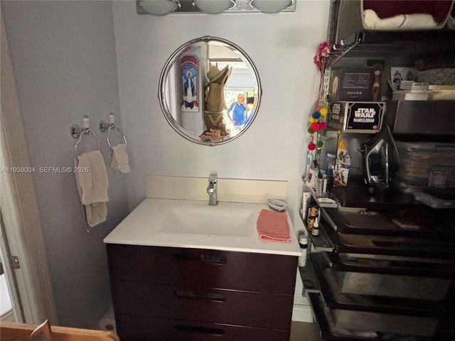 13253 SW 111 TE 3, Miami, FL 33186