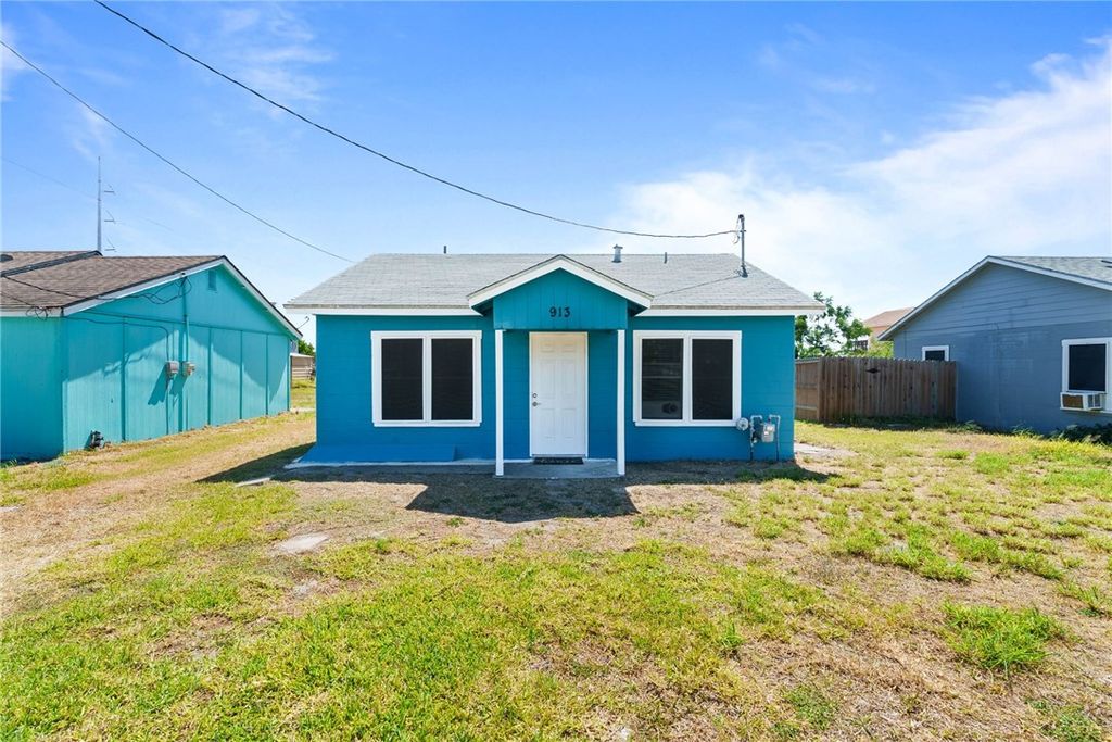 913 Recreation Dr, Corpus Christi, TX 78418 — photo 4
